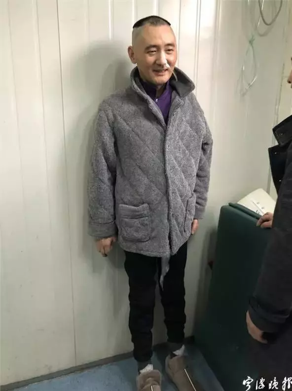 幾度生命垂危,醫生說沒希望,老婆也走了,但一幫朋友創造了奇蹟