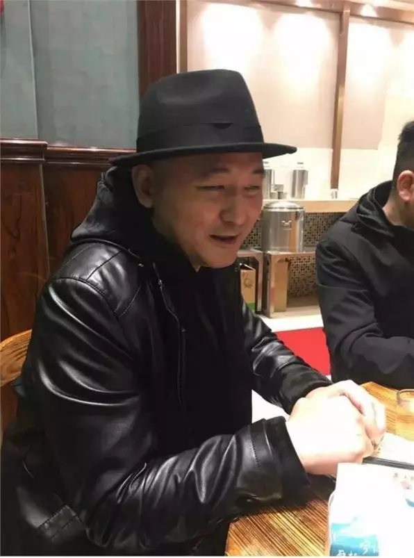 幾度生命垂危,醫生說沒希望,老婆也走了,但一幫朋友創造了奇蹟