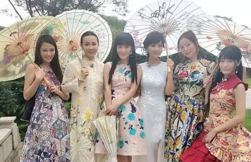 終於知道女明星,為什麼都不願跟趙雅芝合影了,最後一張太明顯!