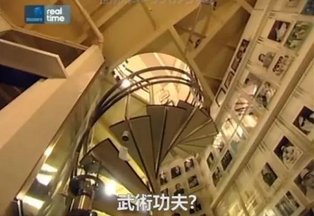 明星生活太奢華,劉嘉玲、王祖藍豪宅超級大,可以踩自行車