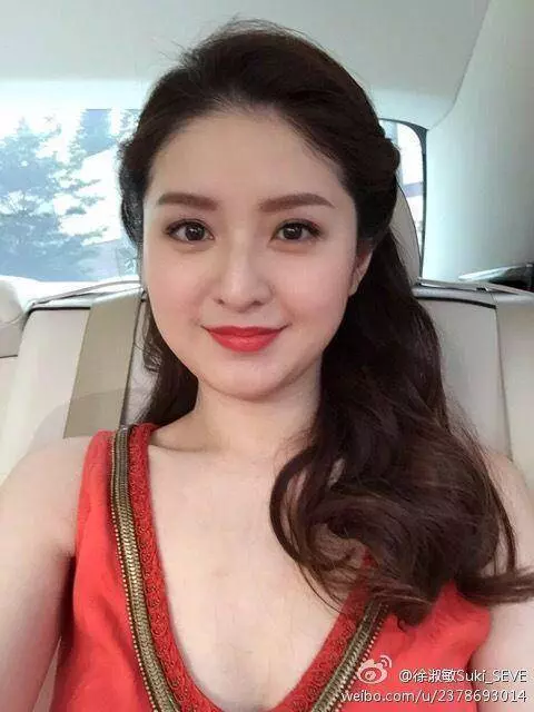 明星生活太奢華,劉嘉玲、王祖藍豪宅超級大,可以踩自行車