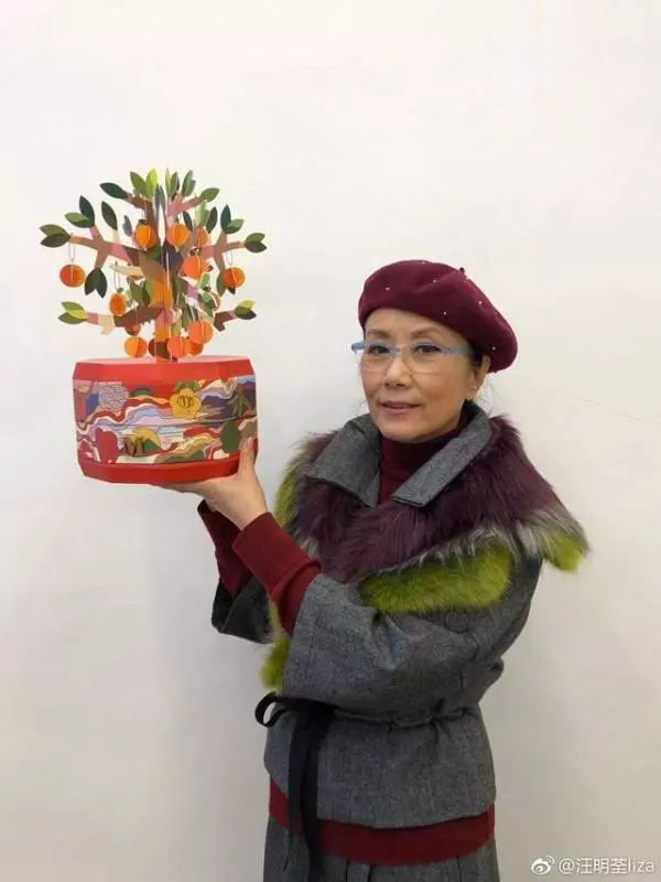 明星生活太奢華,劉嘉玲、王祖藍豪宅超級大,可以踩自行車
