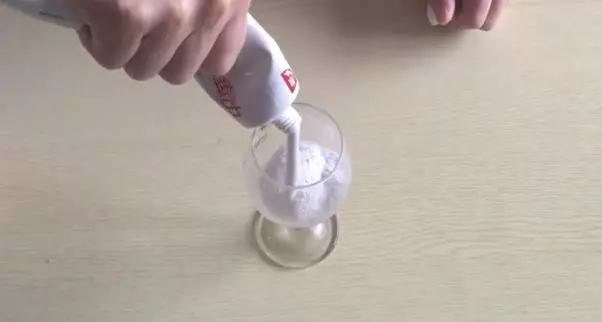 沒想到牙膏加小蘇打這麼厲害,看完我也跟著做了,省錢又實用