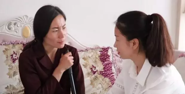 殘疾姐姐將弟弟撫養長大,弟弟接姐姐進城,弟媳的做法讓姐姐傻了