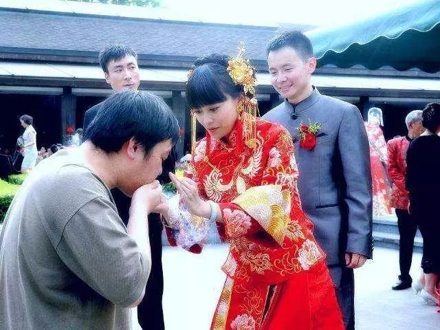自從有女兒後, 每月給她1500生活費, 父親的一個電話, 她決定離婚