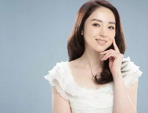 奶奶從小把我養大,我結婚時來了個乞丐,奶奶道出真相我痛哭