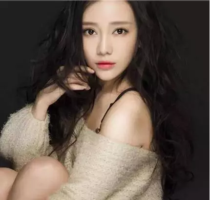 奶奶從小把我養大,我結婚時來了個乞丐,奶奶道出真相我痛哭