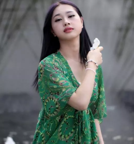 結婚時我爸媽給1萬改口費,老婆生氣不說話,岳母說這話讓我氣暈