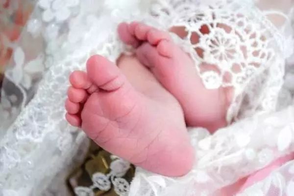 小舅子生兒子,老婆說給一萬我說給三萬,女兒說一話我決定不給了