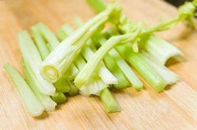 醫生告誡: 腳上出現這3個症狀, 可能是糖尿病已經上身了!