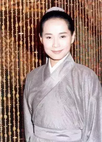 老公被爆出軌8次都選擇原諒,55歲「許仙」葉童近照曝光,瘦成皮包骨認不出,網友:他真的老了