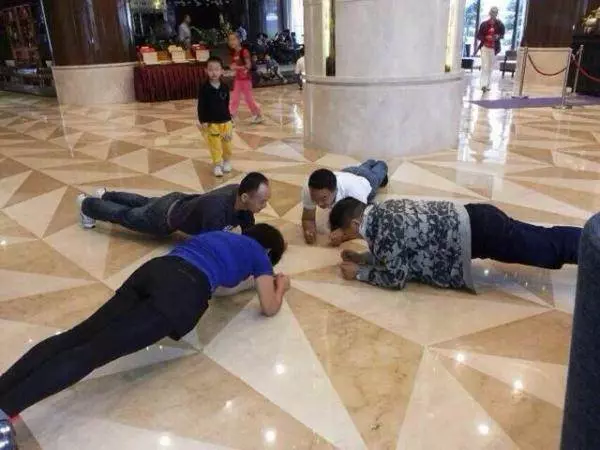每天堅持【趴】5分鐘,減脂收腹比跑步厲害,簡單、高效、隨時隨地都可以
