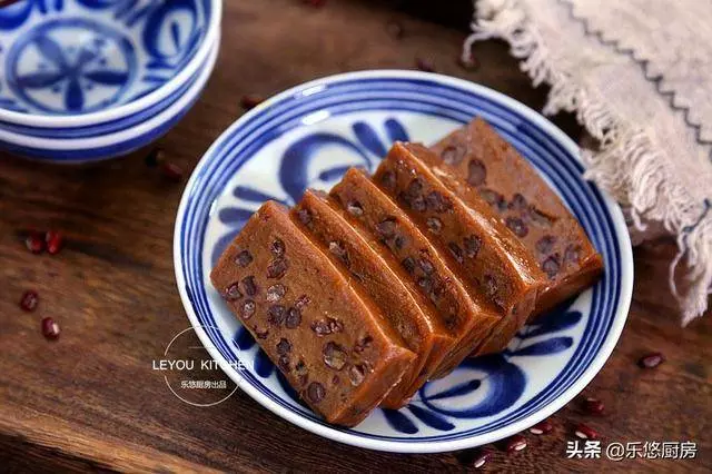 這樣做年糕,不用揉打,蒸好上桌,甜糯綿蜜,比點心還好吃