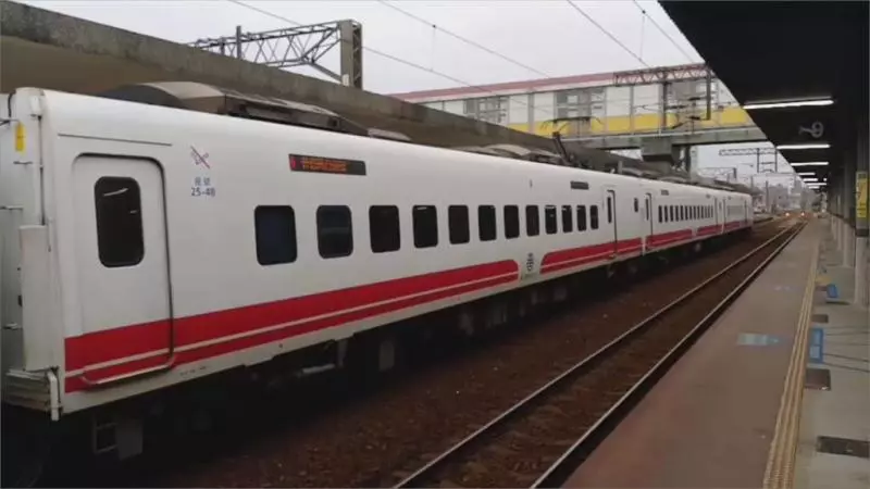 女子火車上「播佛經」 列車長勸說遭狠踹三腳