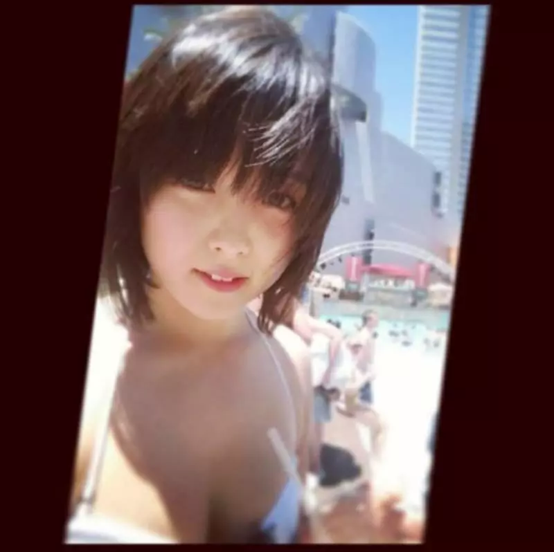 滑冰正妹出賽「第5秒鈕扣就噴飛」走光!怕被判失格「敬業完成比賽」全場觀眾沸騰鼓掌!