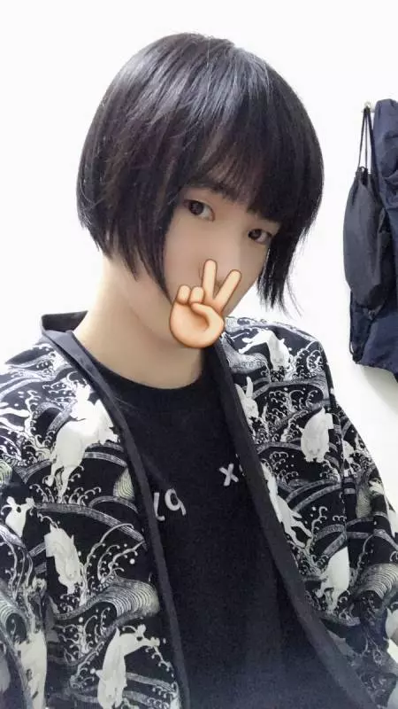 絕美Coser「穿緊身皮衣0贅肉」辣到全場狂拍她 一往上「超狂真面目」網看傻:太會藏!