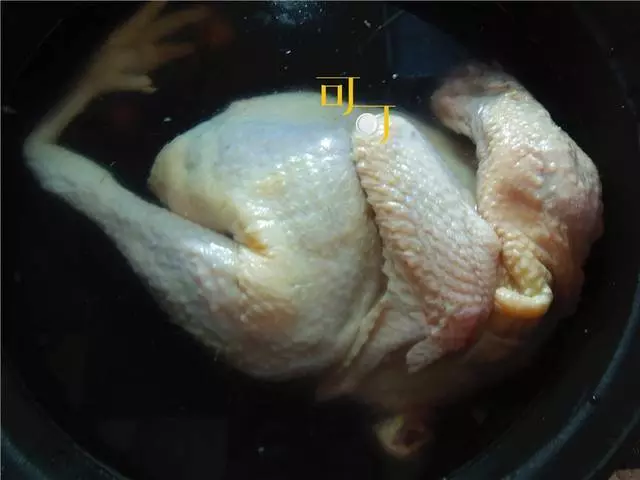 只要加了這種食材,就能燉出香濃好看的雞湯,冬天多燉給家人喝