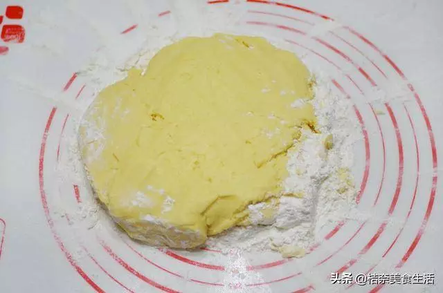 豬年來到,金豬報福,來做個可愛的小豬餅乾