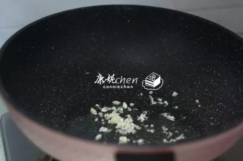 雞蛋這樣炒鮮美嫩滑,關鍵還沒有腥味,老人孩子吃補鈣還易消化