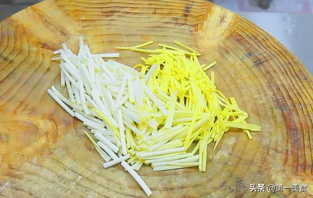 蒜黃炒雞蛋,是先炒雞蛋還是先炒蒜黃,廚師長告訴你正確做法