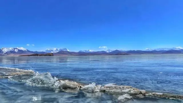 從西藏到尼泊爾,這條公路翻越世界最高雪山系,步步美景,太驚艷