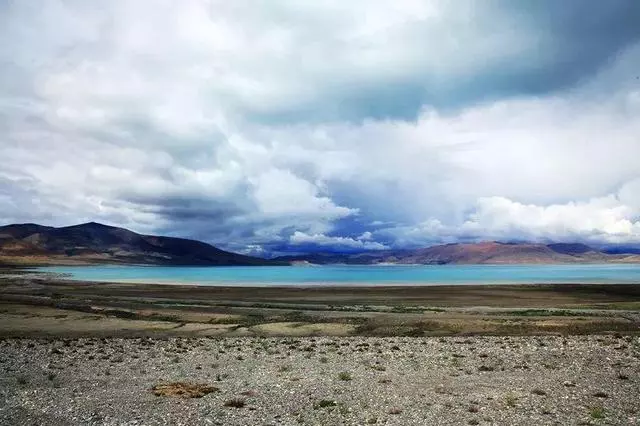 從西藏到尼泊爾,這條公路翻越世界最高雪山系,步步美景,太驚艷