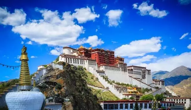 從西藏到尼泊爾,這條公路翻越世界最高雪山系,步步美景,太驚艷