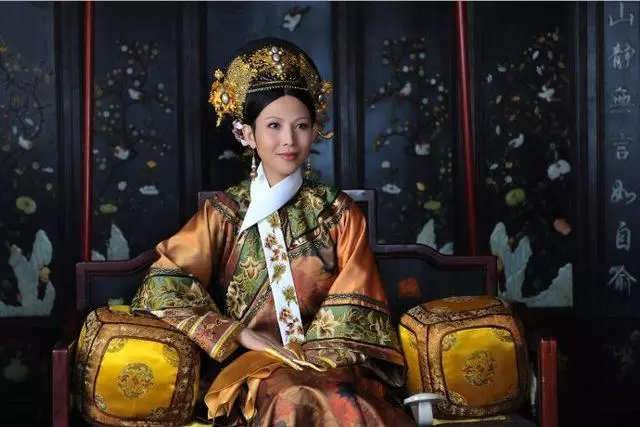 同是飾演皇后,周迅、佘詩曼、蔡少芬、董潔、秦嵐差距怎麼這麼大