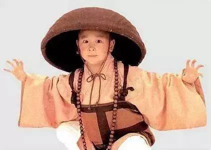 釋小龍小時候的各種樣子,網友:他真的對得起初代萌神這個稱號!