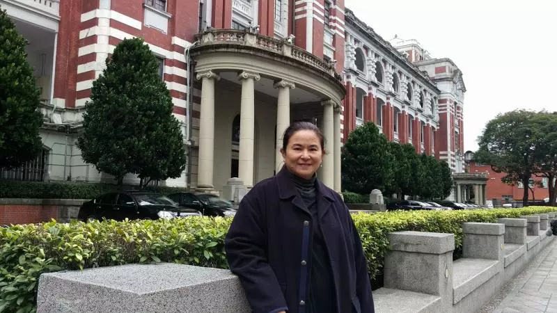 裘海正54歲近況曝光!遭批「身材走樣」,幸福回「我老公養豬的」父走時她在表演:從此憎恨演藝圈!