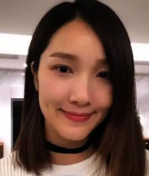 李亞男帶女兒出門玩,粉絲看到跟王祖藍一對比,全都放心了!