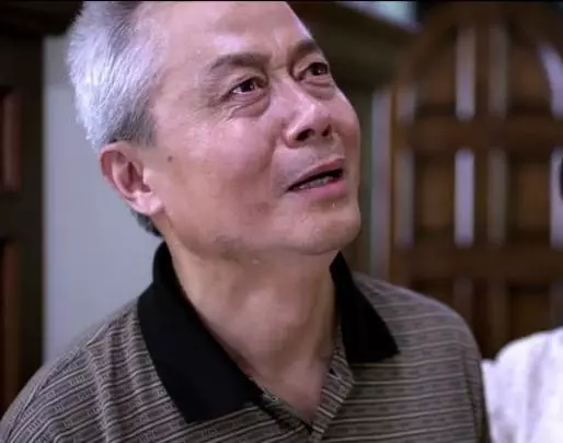 老公去世後我帶著兒子賣早餐，老顧客帶一個人進店，看到他我愣了