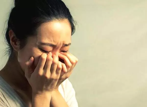 老公去世後我帶著兒子賣早餐，老顧客帶一個人進店，看到他我愣了