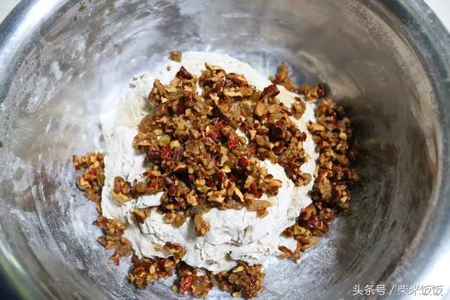 秋冬蒸饅頭,加入這3樣,補血暖腎,遠離手腳冰涼!