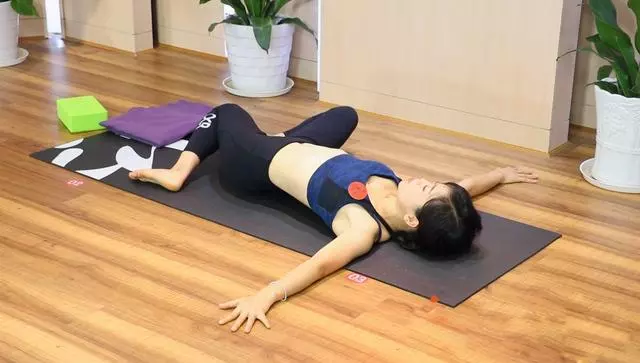 告別失眠煩惱:睡前瑜伽的意義及體式