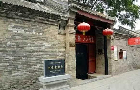 她沒生下一兒半女,丈夫死後她借腹生子,繼承丈夫的千萬家產