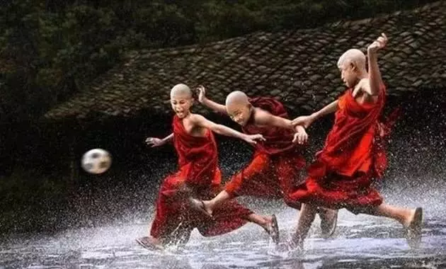 和仇人握手,和我執分手,這就是學佛!