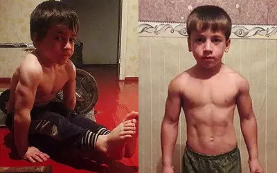 8歲小弟全身肌肉炸出 超猛「單手伏地挺身」1歲時立志當李小龍接班人...網驚:史上第一筋肉男童