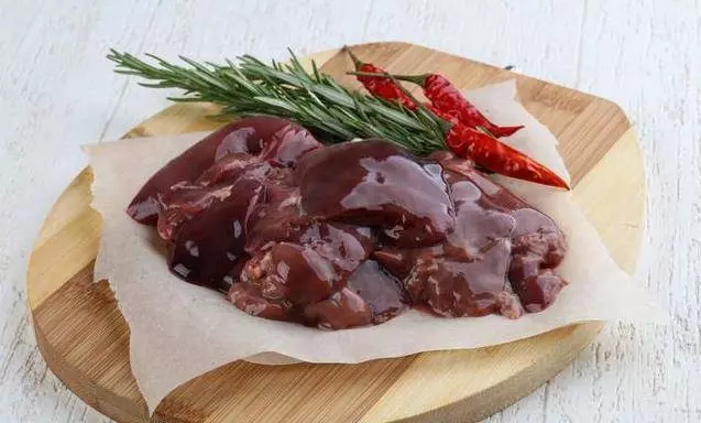 膽固醇高了!禁止吃這四種食物,小心腦血栓。