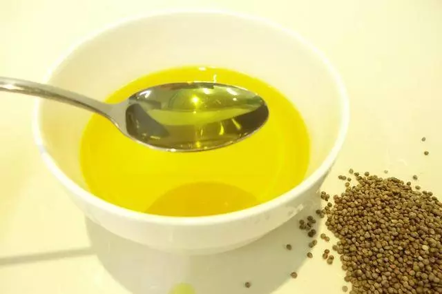 心梗跟「吃」難脫關係?醫生苦勸:5種【傷心】食物,再喜歡也要忌口,少吃一個也好