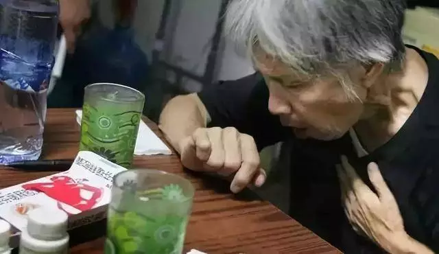 咳嗽拍打身體20下,每天早晚各做一次,久年咳嗽也可以好,一般咳嗽第二天就好轉,很神奇!