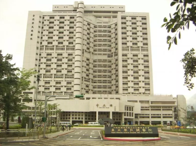 隨時可能猝死!仁醫堅持10天內手術,他淚謝:「救了沒權沒勢的我...」