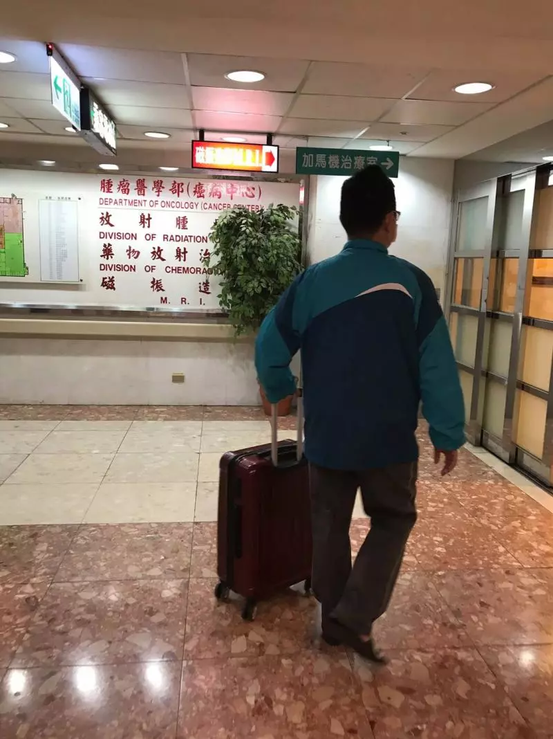 隨時可能猝死!仁醫堅持10天內手術,他淚謝:「救了沒權沒勢的我...」