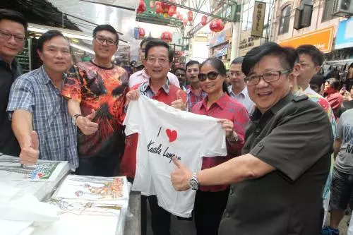 馬來西亞青年:請留在我們的國家,不要回中國!
