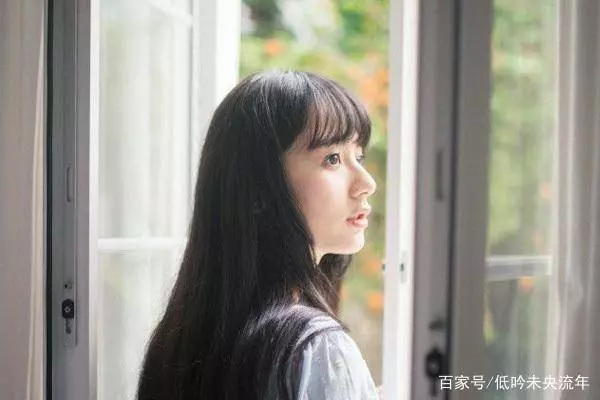 她突然癱瘓在床,丈夫照料她兩個月後就不再理她,她悲憤努力復健「終於站起來」回家,開門「見到家裡情景」瞬間淚崩!