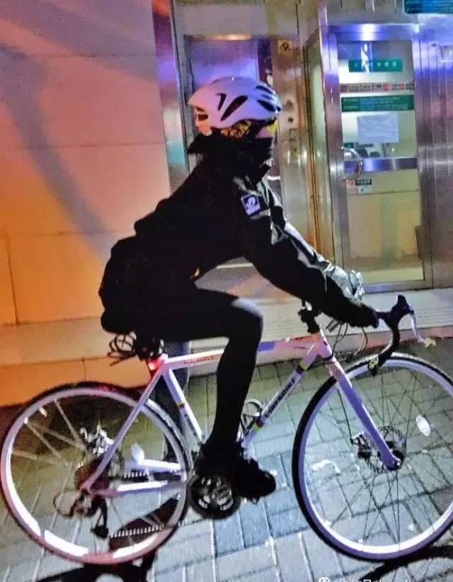 43歲女子堅持運動38年練就魔鬼身材,常被人當成20歲小姑娘