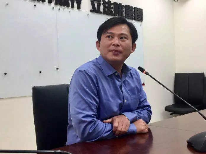 菸價白漲?多收的菸稅被污走?黃國昌爆「內幕」嘆:這些人根本沒在怕 近期將他們繩之以法