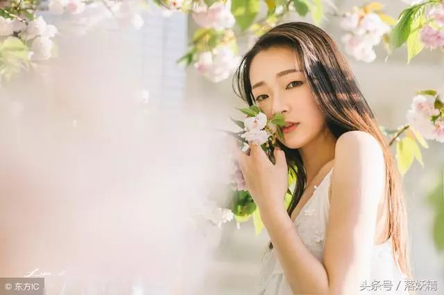 岳父母對老婆見死不救,三年後跪求我收留,我甩手給五萬,趕出門