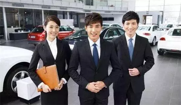 男子看上寶馬3系列,女銷售員諷刺:買了就嫁給你,男子做法大快人心!