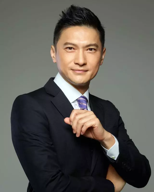 他為自閉症兒子退出娛樂圈,花3年教兒子上廁所,竟培養出年級第一學霸